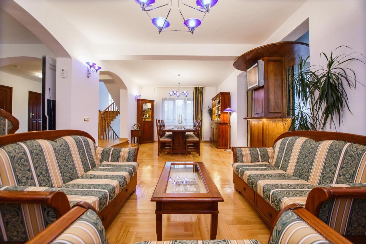 Casa 3 Guesthouse 오라데아 외부 사진