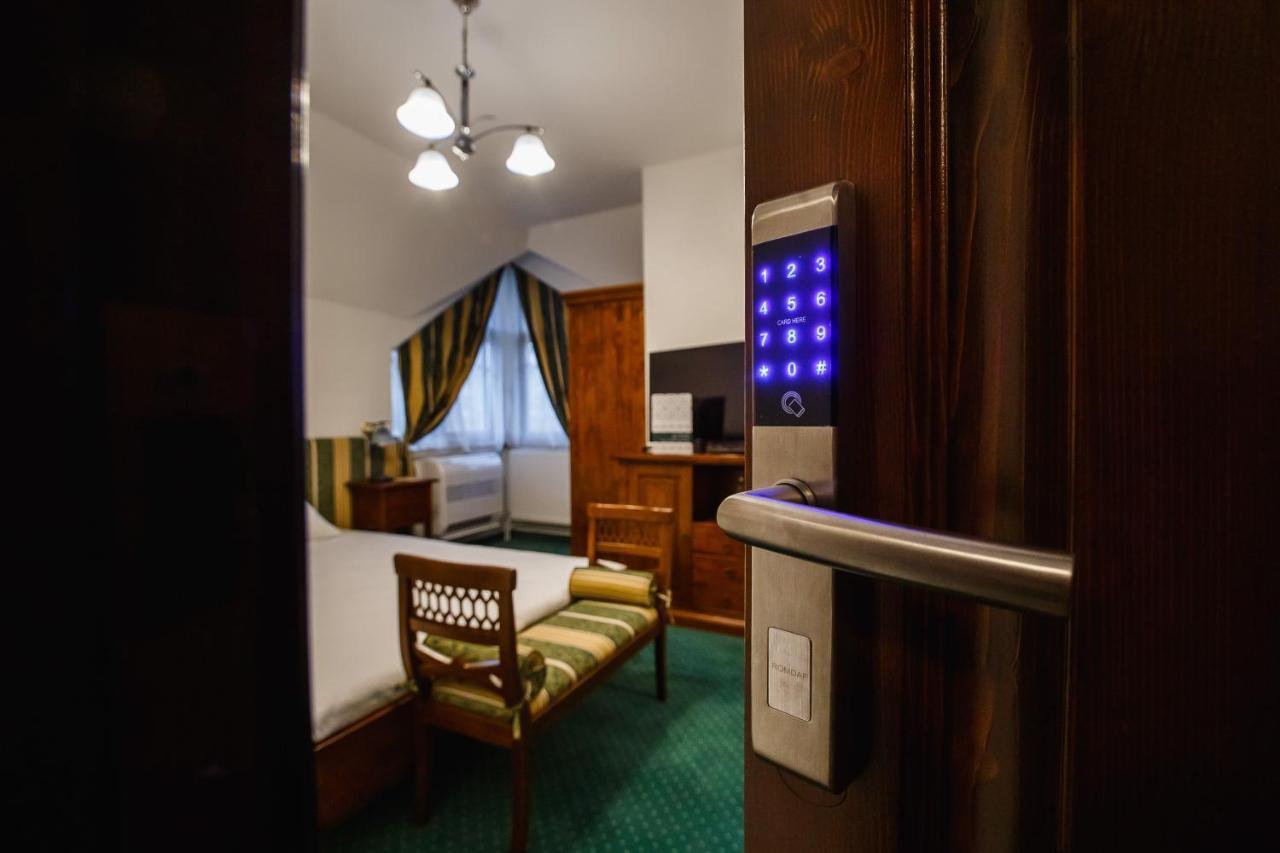 Casa 3 Guesthouse 오라데아 외부 사진