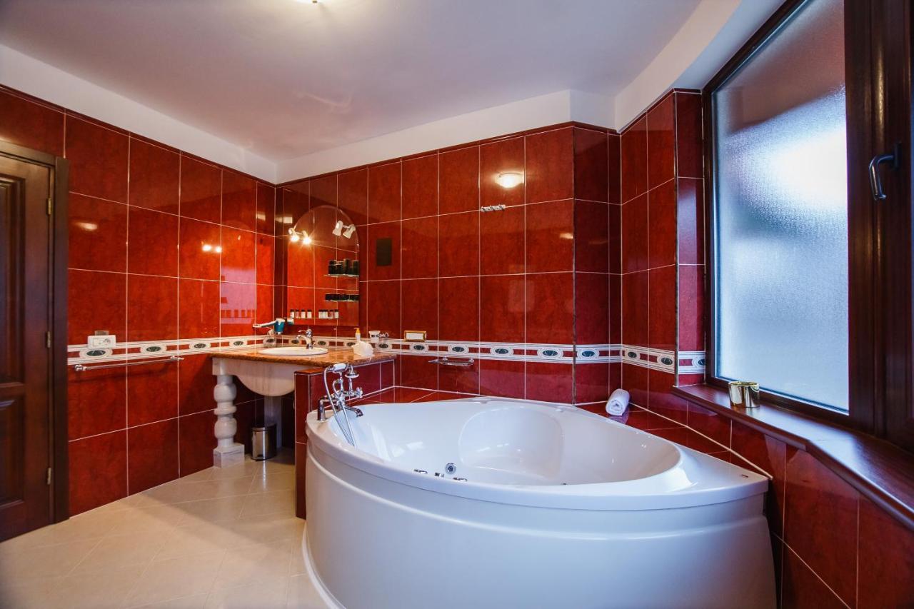 Casa 3 Guesthouse 오라데아 외부 사진